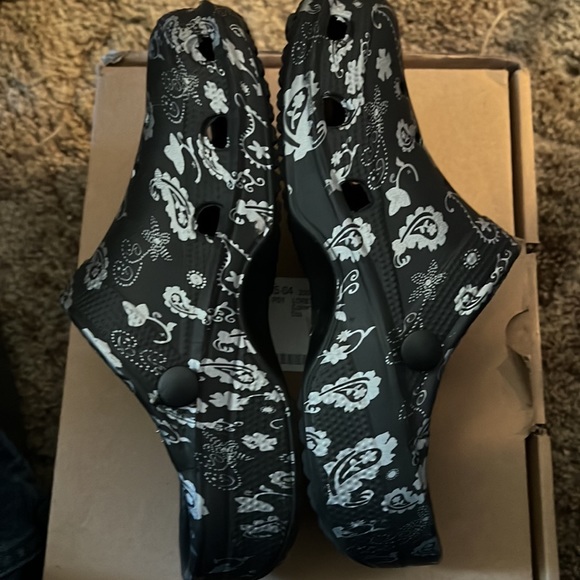 Black clogs - Picture 3 of 3
